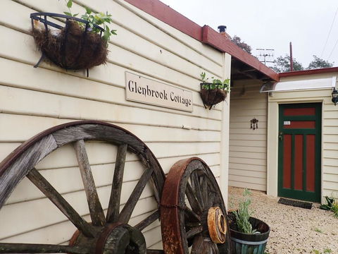 Glenbrook House & Cottage - Queensland Tourism 0