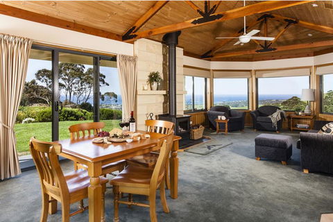 Glenoe Cottages - QLD Tourism 3