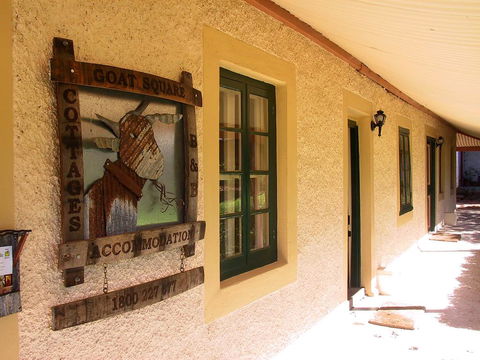 Goat Square Cottages - Queensland Tourism 0