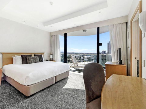 Gold Tower Private 2 Bedroom Dual Key - QLD Tourism 3