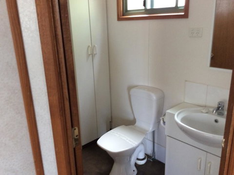 Golden Country Motel And Caravan Park - QLD Tourism 2