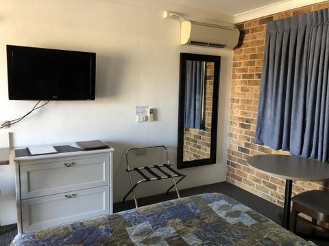 Golden Grain Motor Inn - Queensland Tourism 1