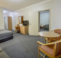 Golden Guitar Motor Inn - QLD Tourism