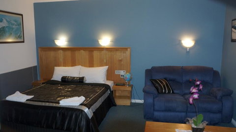 Golden Leaf Motel - QLD Tourism 2