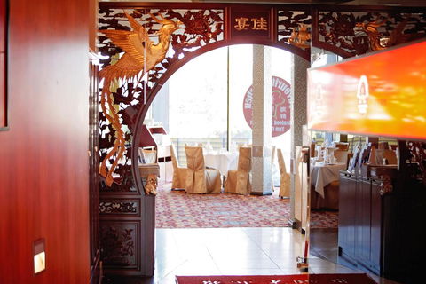 Golden Pebble Hotel - Queensland Tourism 2