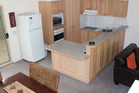 Golden Rivers Holiday Apartments - QLD Tourism 1