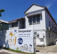 Gonow Family Backpackers Hostel - QLD Tourism