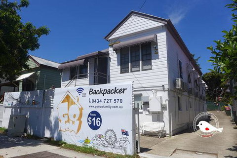 Gonow Family Backpackers Hostel - QLD Tourism 0