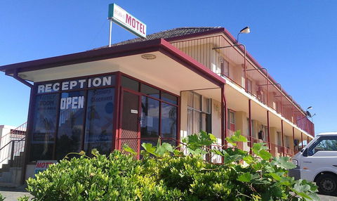 Goolgowi Highway Motel - Queensland Tourism 0