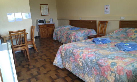 Goolgowi Highway Motel - Queensland Tourism 1