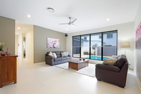 Grand Parade - QLD Tourism 3
