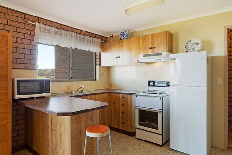 Grandview Apartment - Ocean Views - QLD Tourism 3
