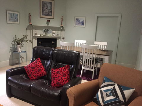 Granmas Cottage - Queensland Tourism 1