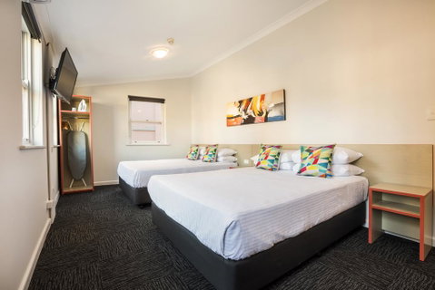 Granville Hotel - QLD Tourism 1