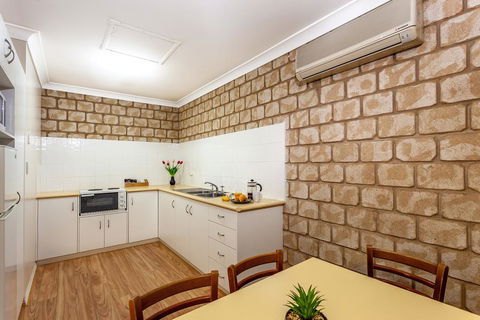 Great Divide Motor Inn - QLD Tourism 0