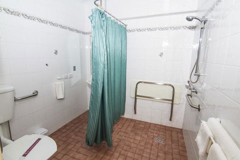 Green Gables Motel - Queensland Tourism 3