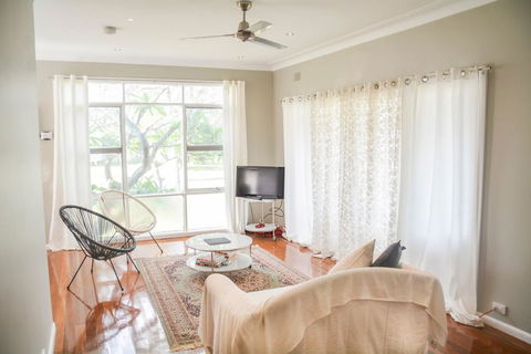 Gregory's Place - Queensland Tourism 0