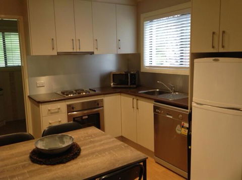 Grevillea Gardens Apartment 3 - Queensland Tourism 1