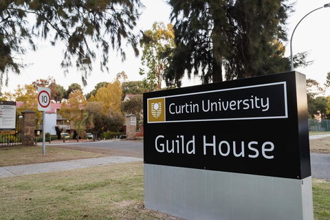 Guild House 6 Bedroom Flat - QLD Tourism 1