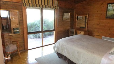 Gunyah Valley Retreat - Queensland Tourism 3
