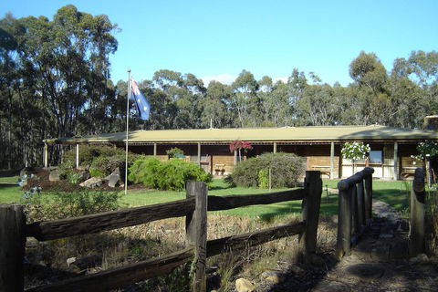 Gunyah Valley Retreat - Queensland Tourism 0