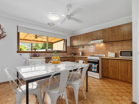 Gypsy Cottage - QLD Tourism 3