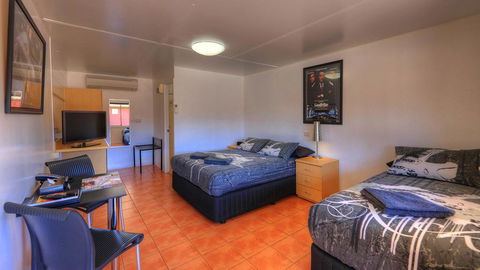 Halls Creek Motel - Queensland Tourism 2