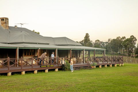 Hanging Tree Wines - Queensland Tourism 1