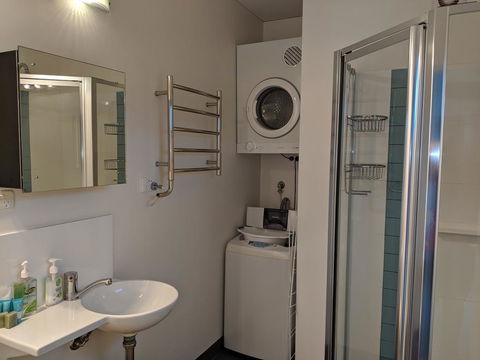 Hanover Bay Apartments - Queensland Tourism 2