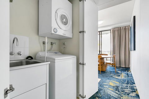 Harbour Lights Apartments - QLD Tourism 1