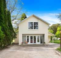 Hardigreen Park - spacious with tennis court