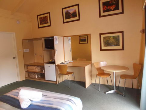 Harrietville Hotel Motel - Queensland Tourism 3
