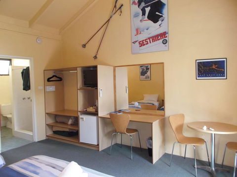 Harrietville Hotel Motel - Queensland Tourism 1