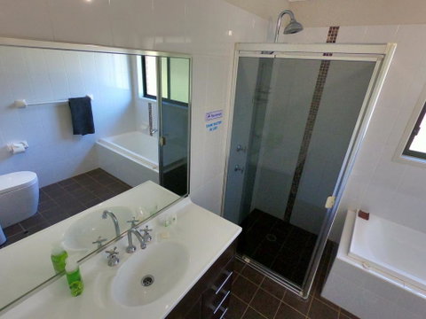 Hartley Hill Top Views - QLD Tourism 3