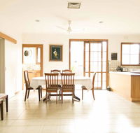 Hawthorn Holiday House