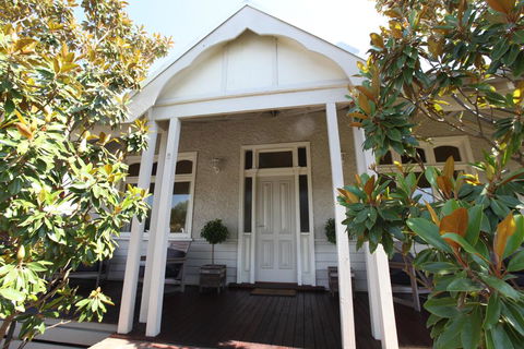 Healesville House - Magnolia House - QLD Tourism 2