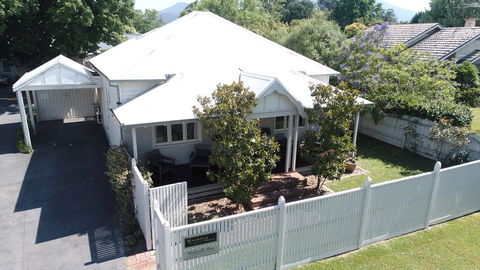 Healesville House - Magnolia House - QLD Tourism 1