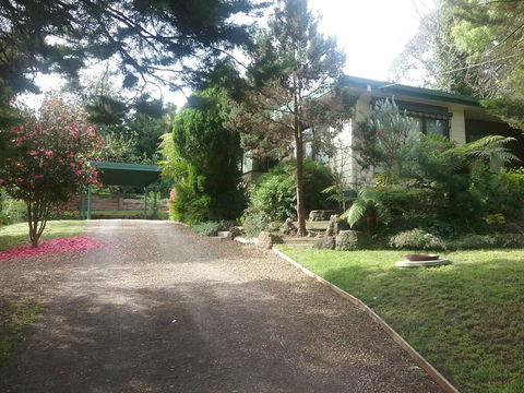 Healesville Selfie - Self Contained House - QLD Tourism 1