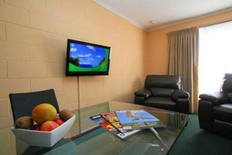 Heemskirk Motor Hotel - QLD Tourism 3