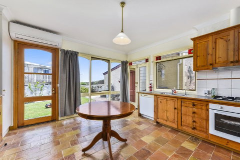 Hideaway At Rivoli Bay - QLD Tourism 1