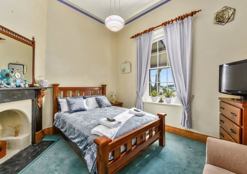 Hideaway At Rivoli Bay - QLD Tourism 3