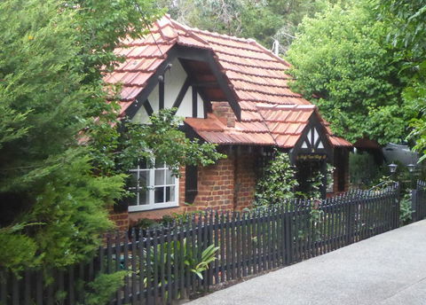 High View Cottage - Queensland Tourism 0