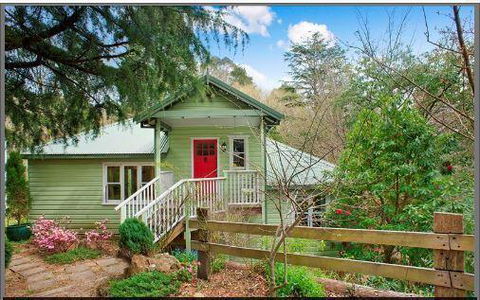 Highland Cottage - QLD Tourism 0