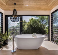 Hilltop Hideaway Luxury Style - QLD Tourism