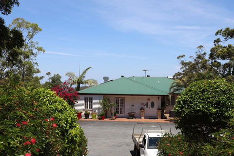 Hilltop On Tamborine - QLD Tourism 0