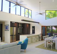 Hilltop Views - Cannonvale