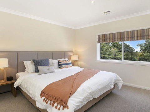 Hillview Cottage - Classic Country Comfort And Charm - Queensland Tourism 2