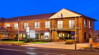 Holbrook Town Centre Motor Inn