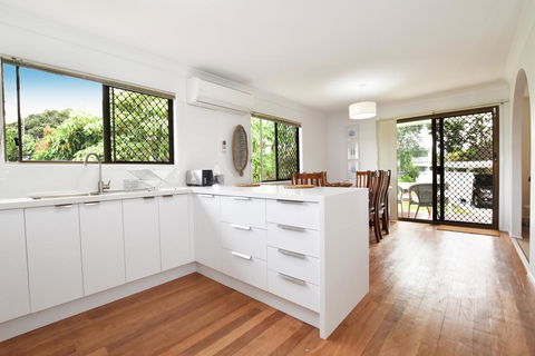 Holiday House - QLD Tourism 1