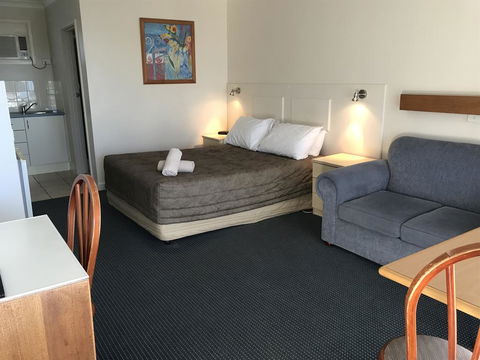 Holiday Lodge Motor Inn - QLD Tourism 1